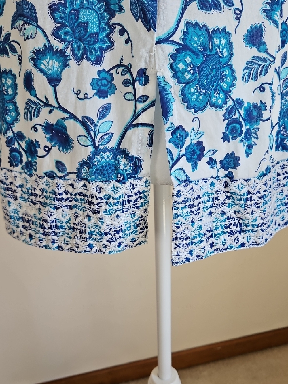 Sigrid Olsen Cotton Blue Floral Embroidered Sleeveless TunicTop Boho Cottage M - Picture 6 of 8